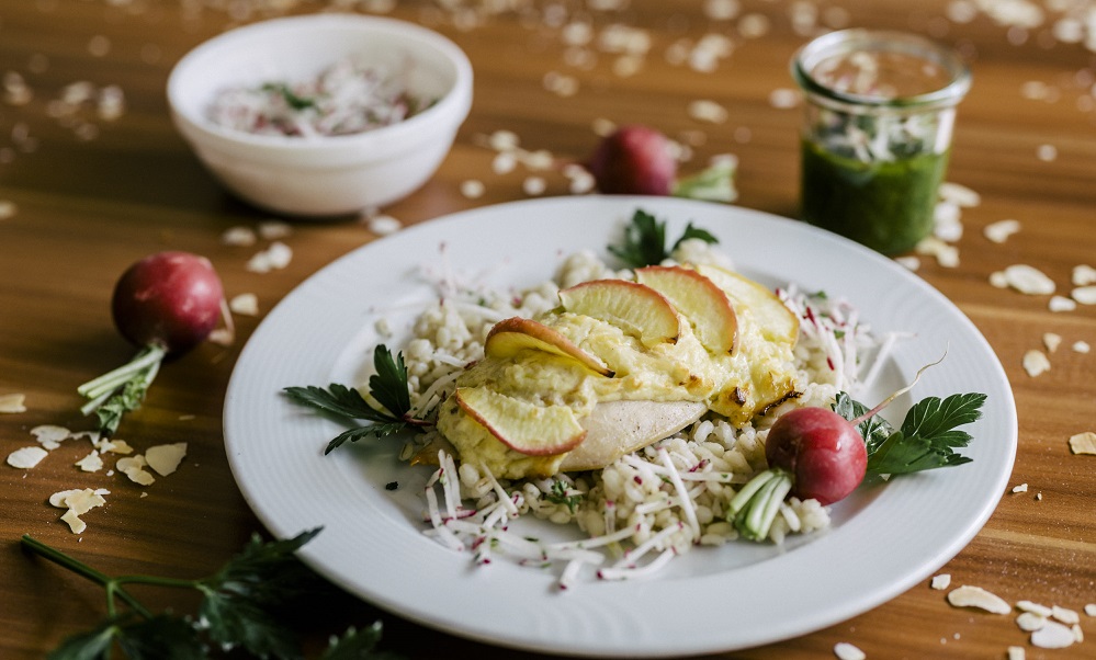 Hähnchen mit Reis und Apfelkruste