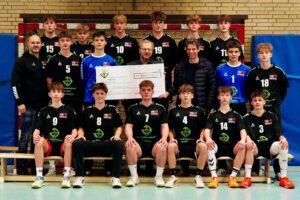 Neue Trikots für die B-Jugend des TSV Anderten